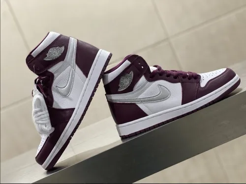 XH  Air Jordan 1 High OG Bordeaux review 
