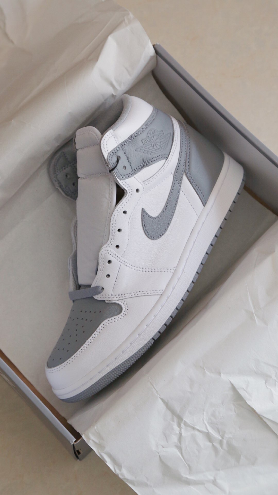 XH Air Jordan 1 High OG Stealth review Victoria 01