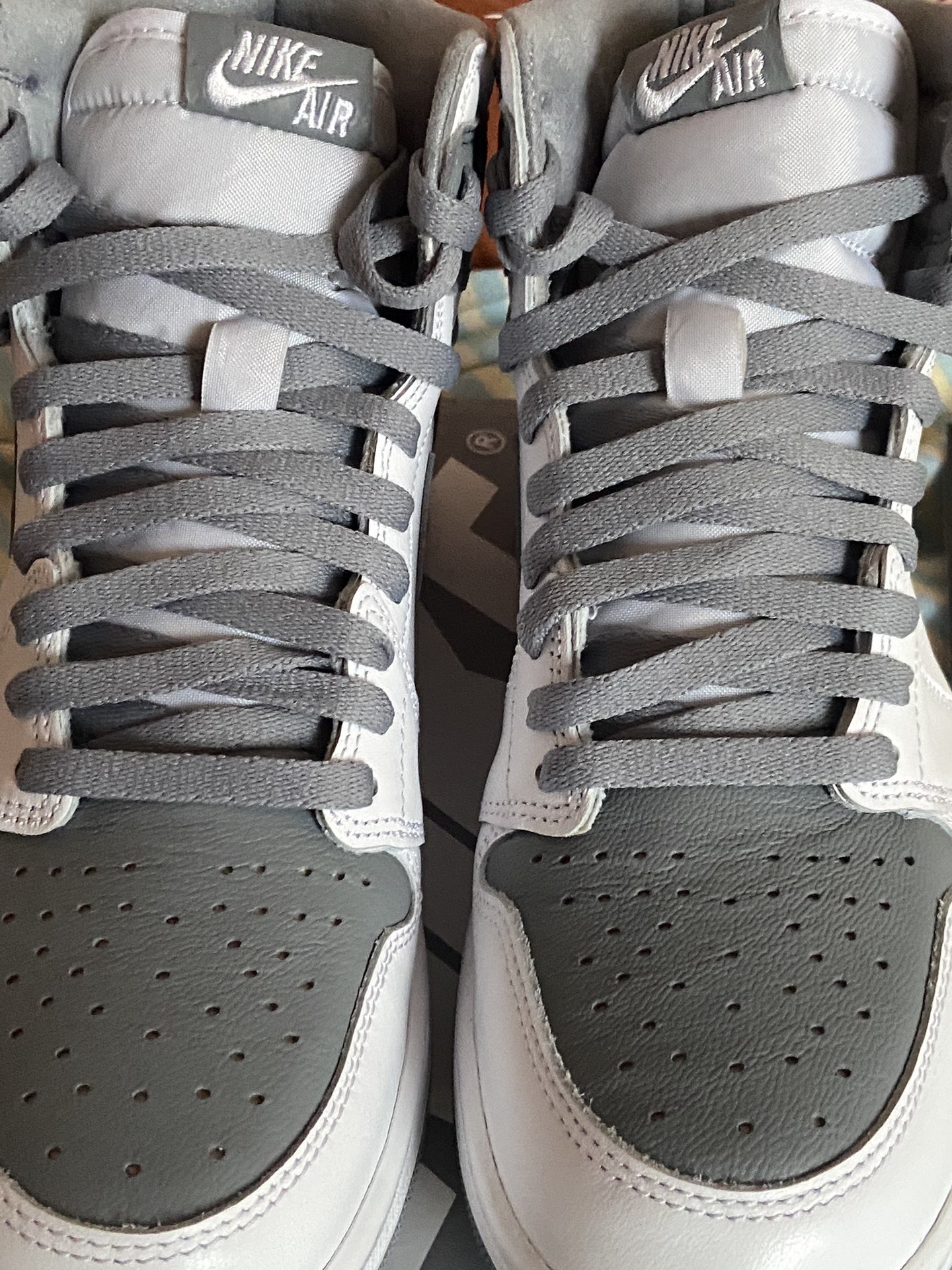 XH Air Jordan 1 High OG Stealth review Rachel 02