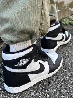 XH Air Jordan 1 ’85 Hi “Panda Black And White review Lily 01
