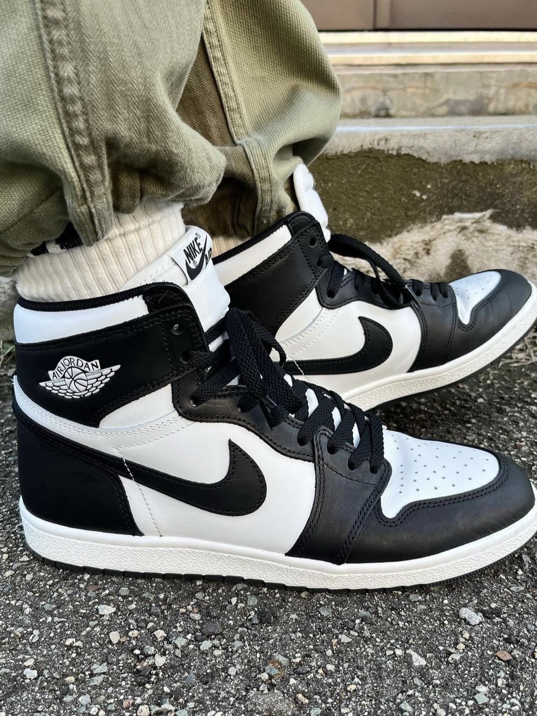 XH Air Jordan 1 ’85 Hi “Panda Black And White review Lily 03