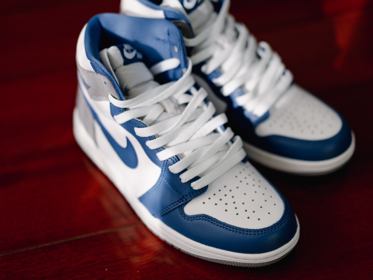 XH  Air Jordan 1 High OG True Blue review Josh 03