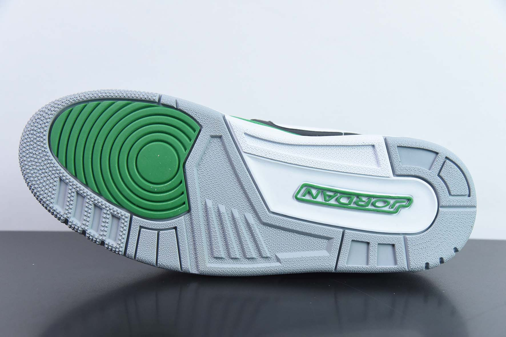 Air Jordan AJ312 White Green review Seville 02