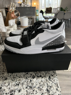 Air Jordan AJ312 White And Black Soot review A. Walker 02