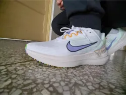 Nike Air Winflo 9 White Light Blue review Sophia 01