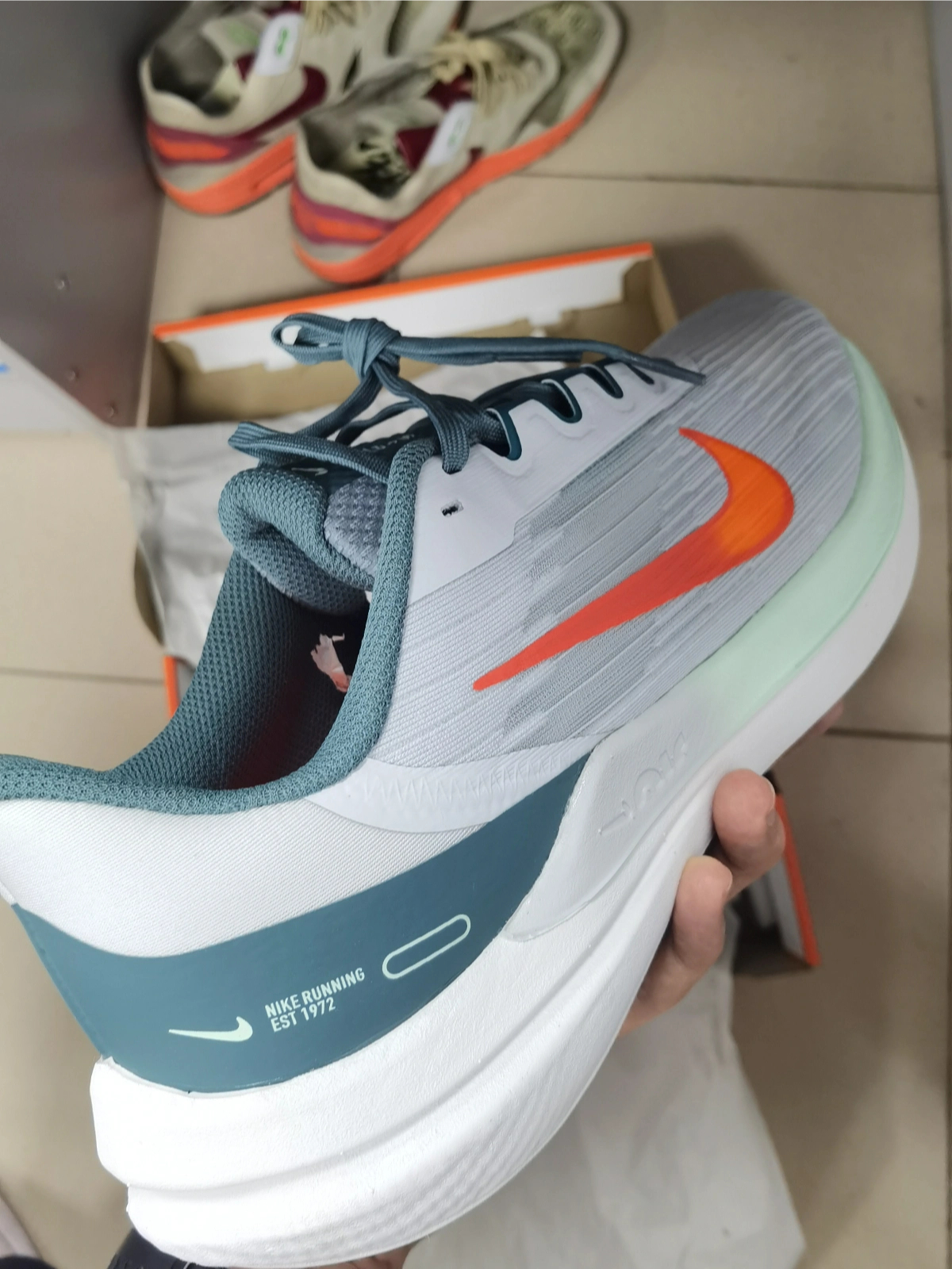 Nike Air Winflo 9 Pure Platinum Mineral review Hannah 03