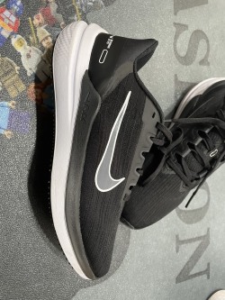 Nike Air Winflo 9 Black Dark Smoke Grey review Carter 01