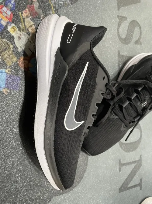 Nike Air Winflo 9 Black Dark Smoke Grey review 