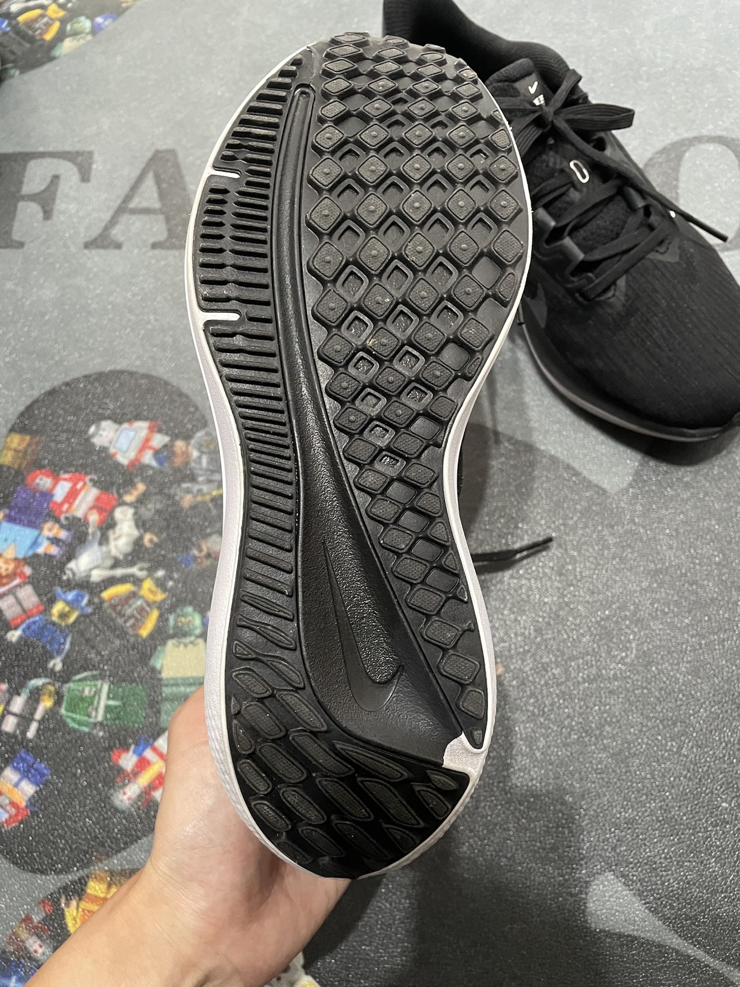 Nike Air Winflo 9 Black Dark Smoke Grey review Carter 02