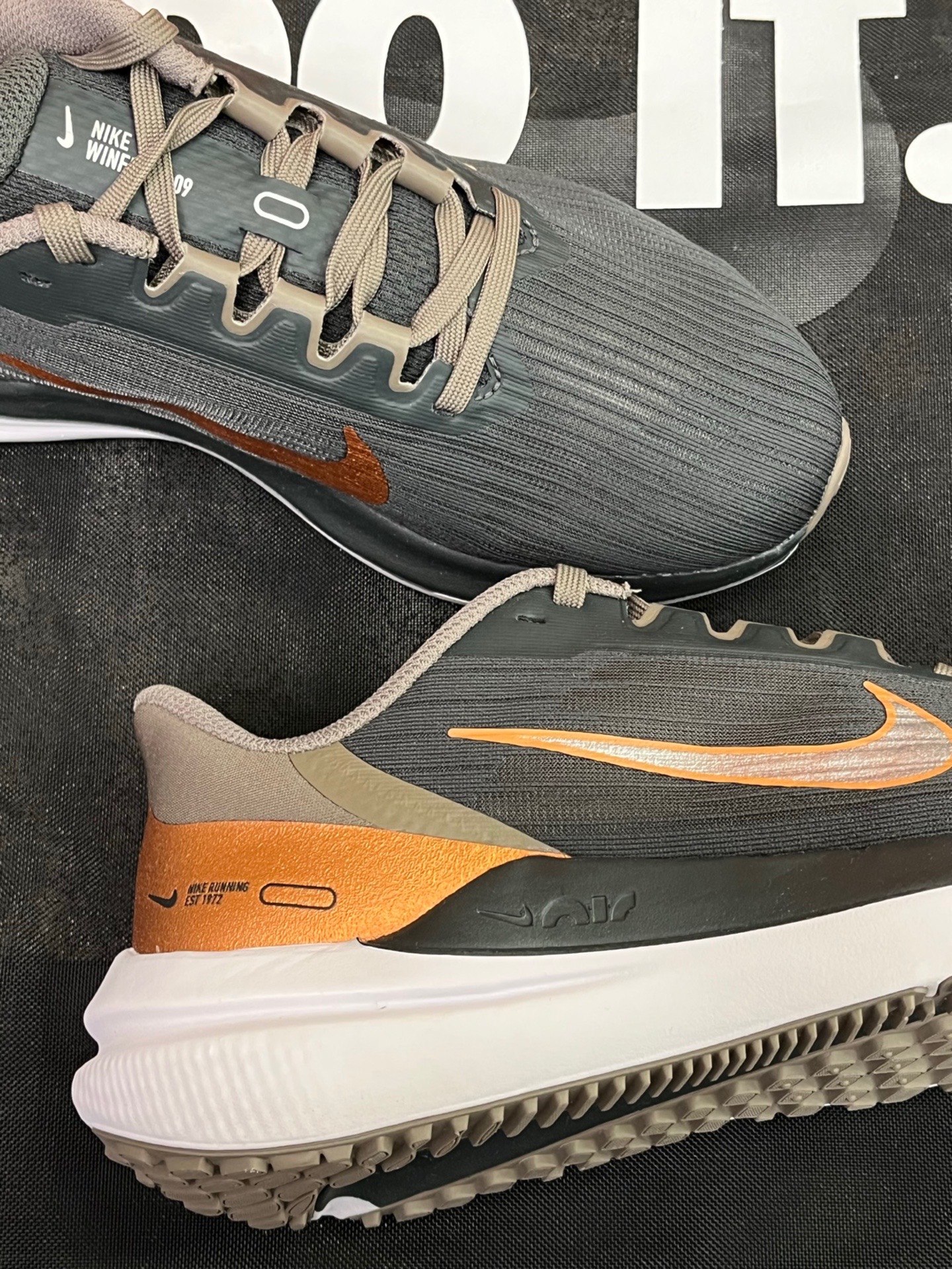 Nike Air Winflo 9 Black And White Brown review Isabella 04