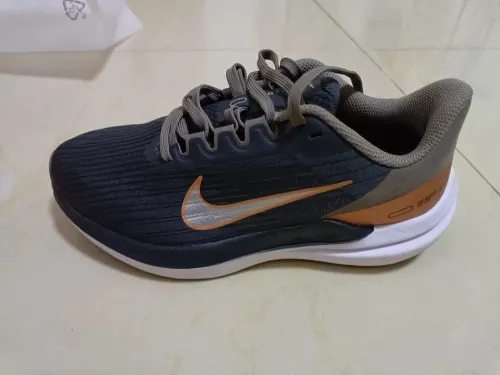 Nike Air Winflo 9 Black And White Brown review 