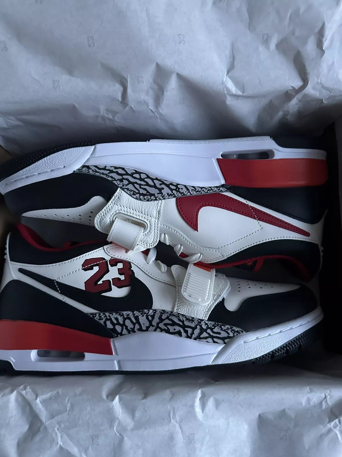 Air Jordan AJ312 White Black Red review Carla Garcia 02