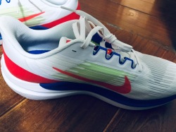 Nike Air Winflo 9 White Blue Red review Jordan 01