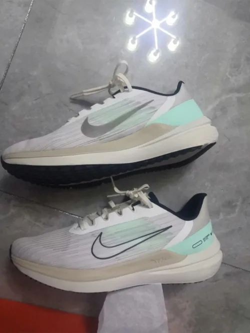 Nike Air Winflo 9 Light Grey Beige Light Green review 