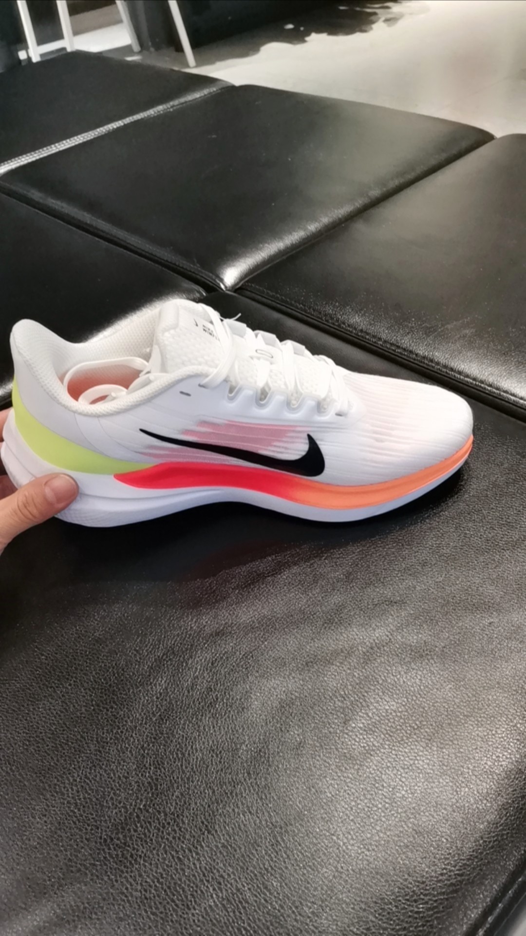Nike Air Winflo 9 White Orange review Laura 01