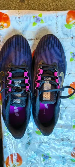 Nike Air Winflo 9 Black, Blue, and Yellow review Rachel 01