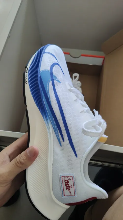 Nike AIR ZOOM PEGASUS 37 White Blue Red review 