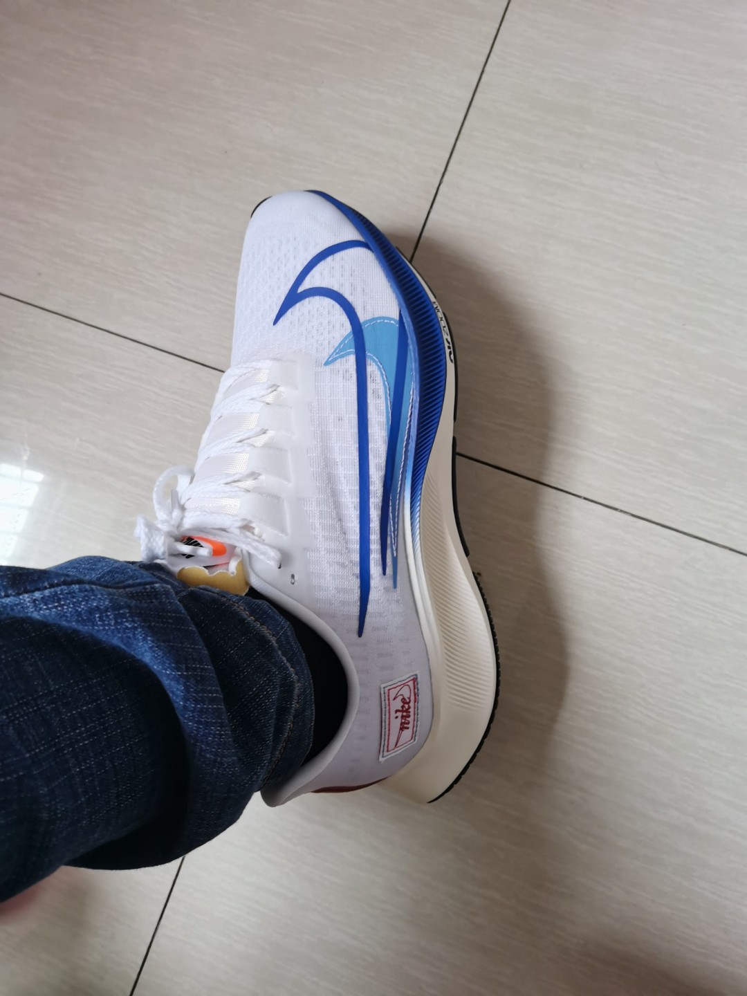 Nike AIR ZOOM PEGASUS 37 White Blue Red review jordan