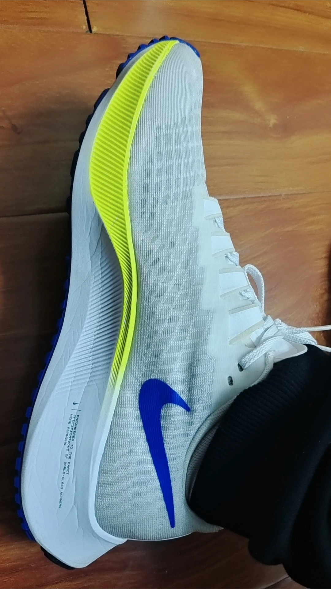Nike AIR ZOOM PEGASUS 37 White Green Blue review sean 03