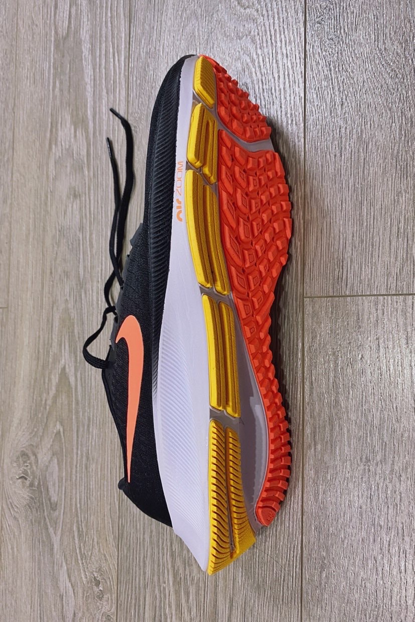 Nike AIR ZOOM PEGASUS 37 Black Orange review Hannah 02