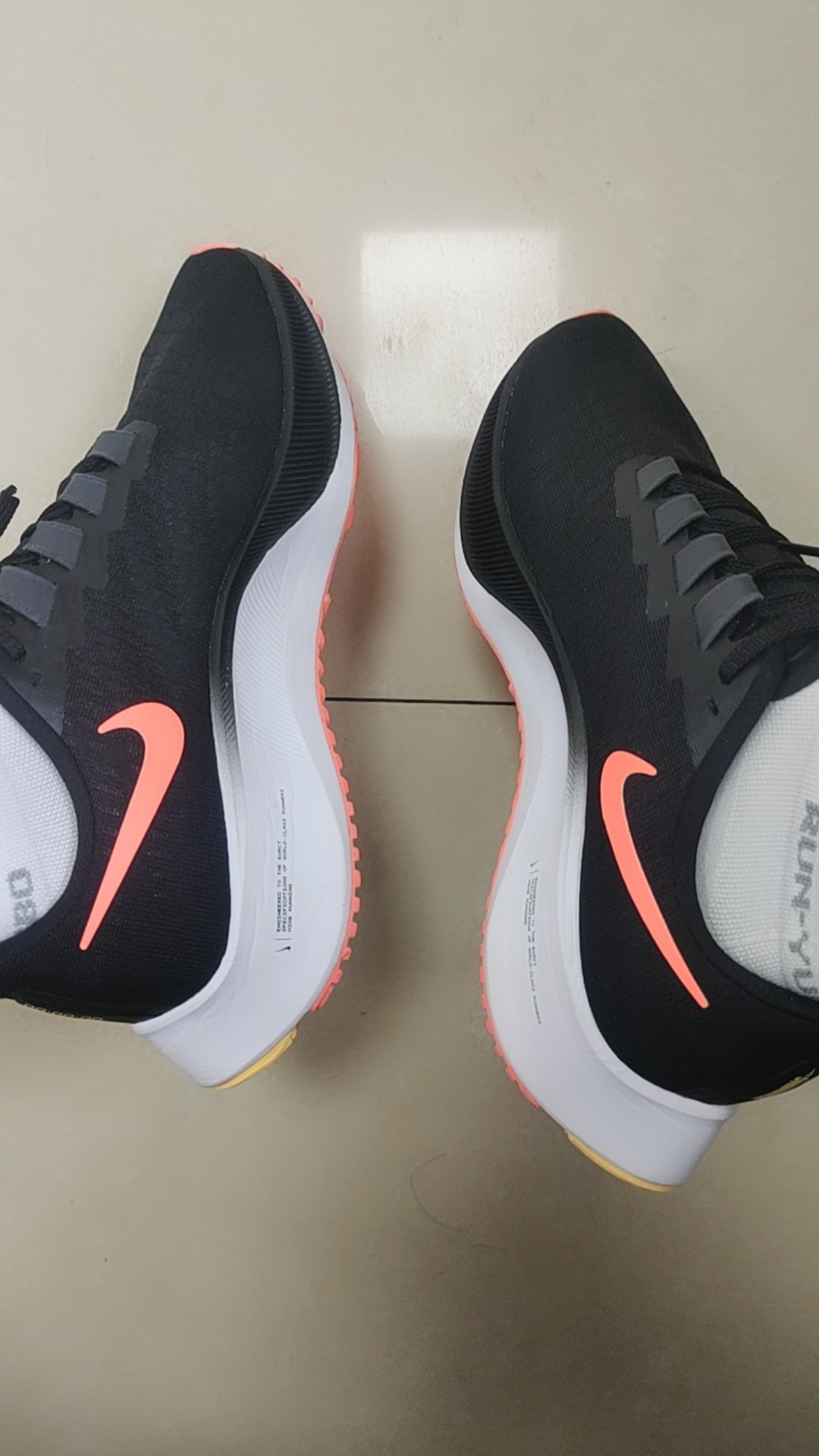Nike AIR ZOOM PEGASUS 37 Black Orange review Joshua 02