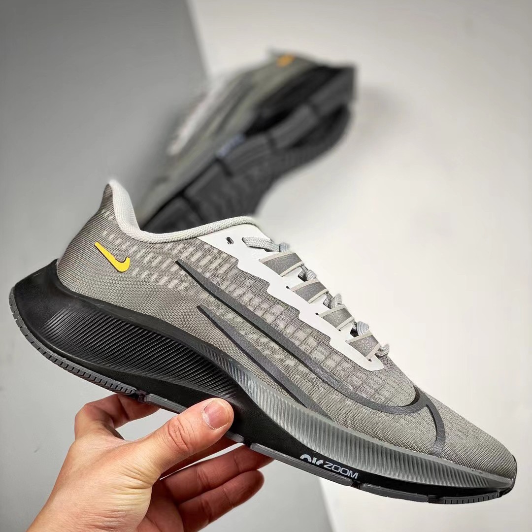 Nike AIR ZOOM PEGASUS 37 Black Ash review Tyler 01