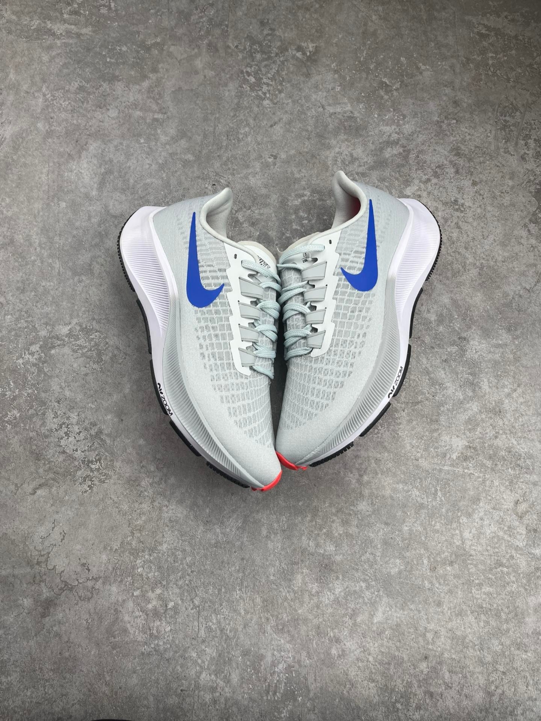 Nike AIR ZOOM PEGASUS 37 Grey Blue Red Mandarin Duck review Isabella 02