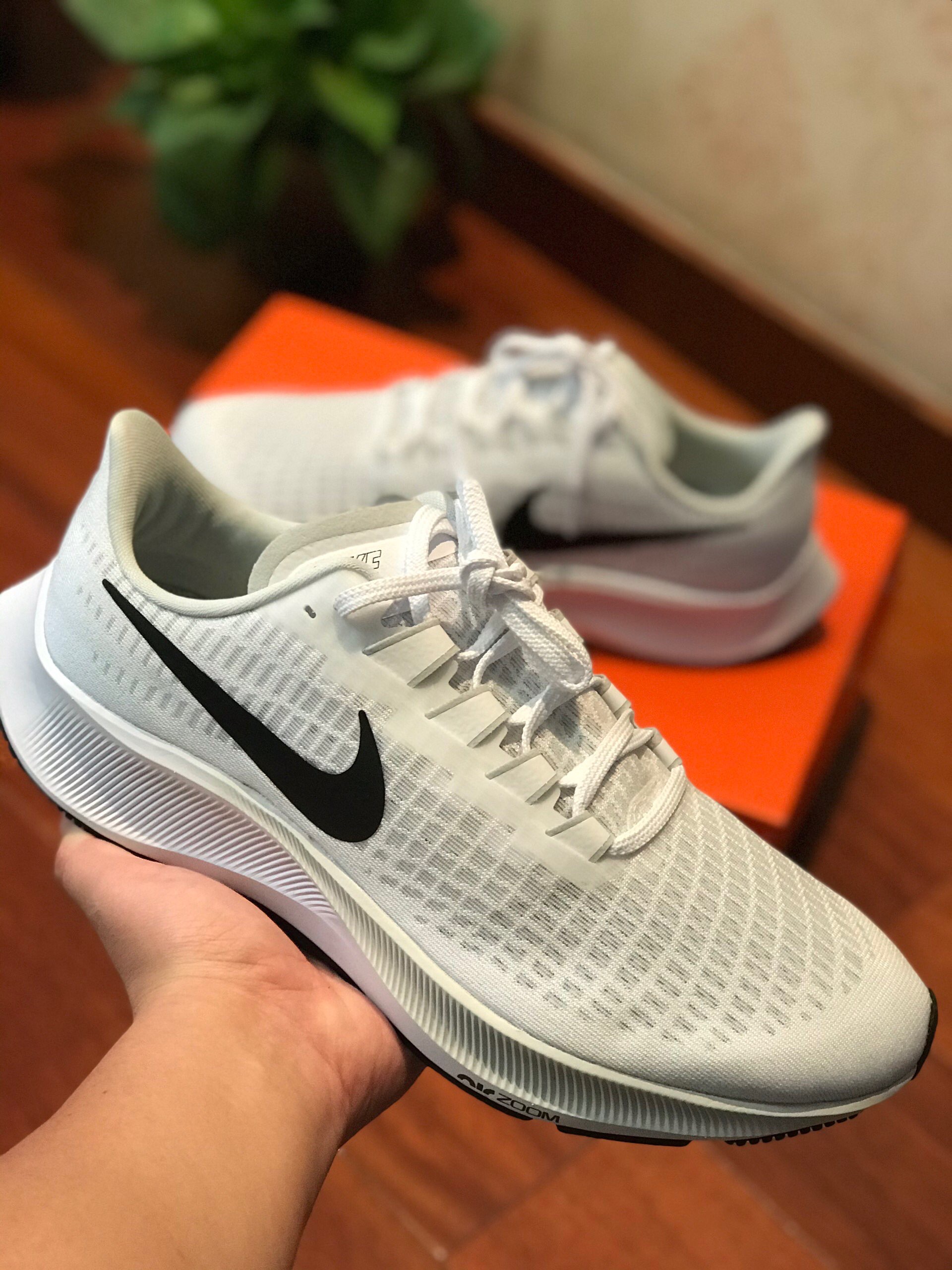 Nike AIR ZOOM PEGASUS 37 All White And Black Hooks review Chloe