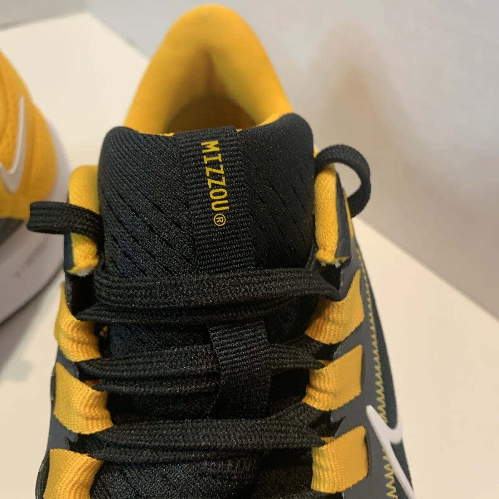 Nike AIR ZOOM PEGASUS 38 Blue Yellow review Sophie 04