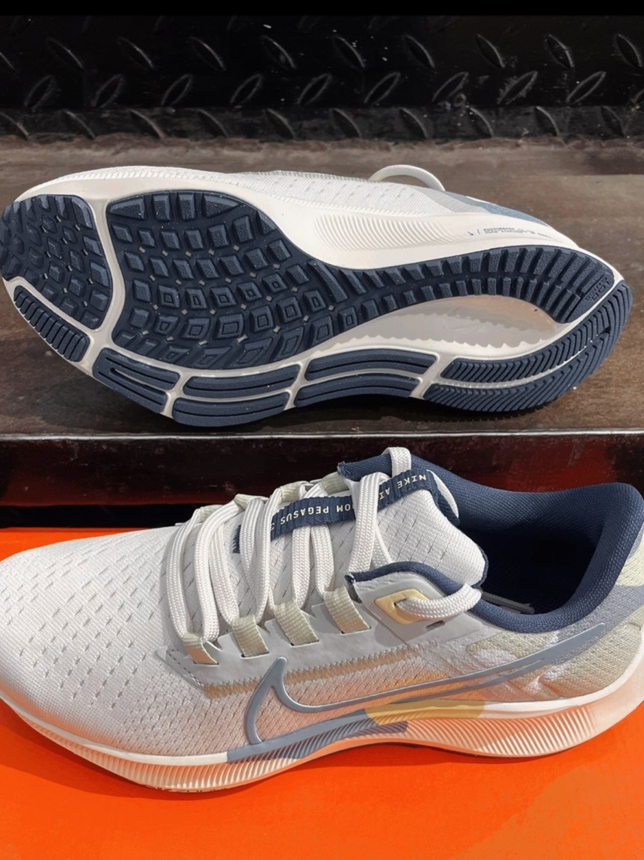 Nike AIR ZOOM PEGASUS 38 Beige Green review Emily 02