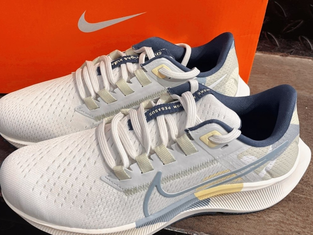 Nike AIR ZOOM PEGASUS 38 Beige Green review Emily 03