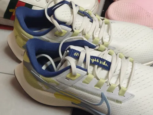 Nike AIR ZOOM PEGASUS 38 Beige Green review 