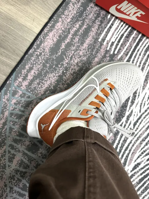 Nike AIR ZOOM PEGASUS 38 Grey White Orange review 