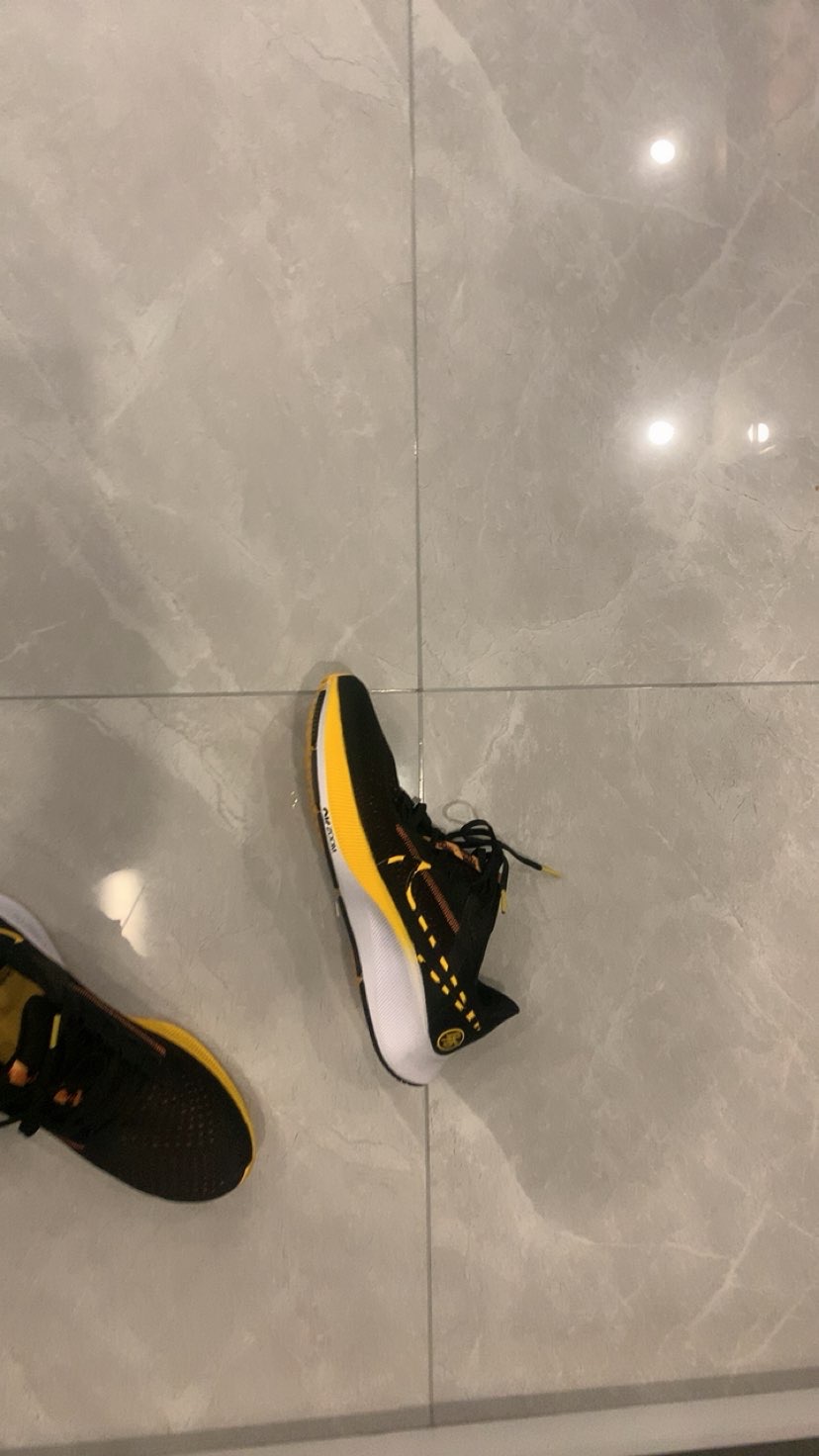 Nike AIR ZOOM PEGASUS 38 Black Yellow review Rachel 02