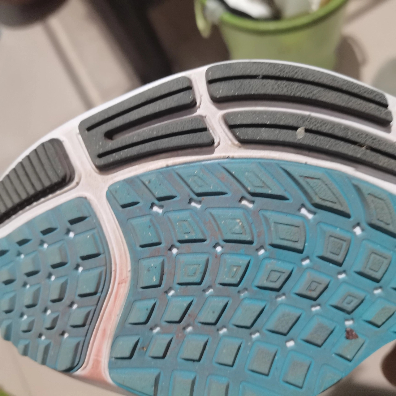 Nike AIR ZOOM PEGASUS 38 Black And White Blue review Emma 02