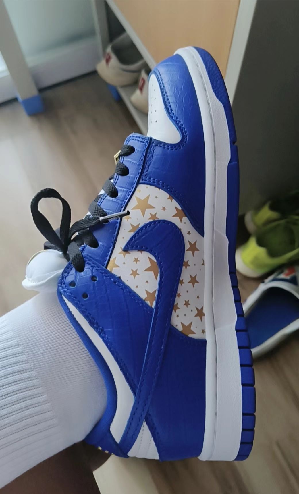 OG Supreme x Nike SB Dunk Low “Hyper Royal” review Don