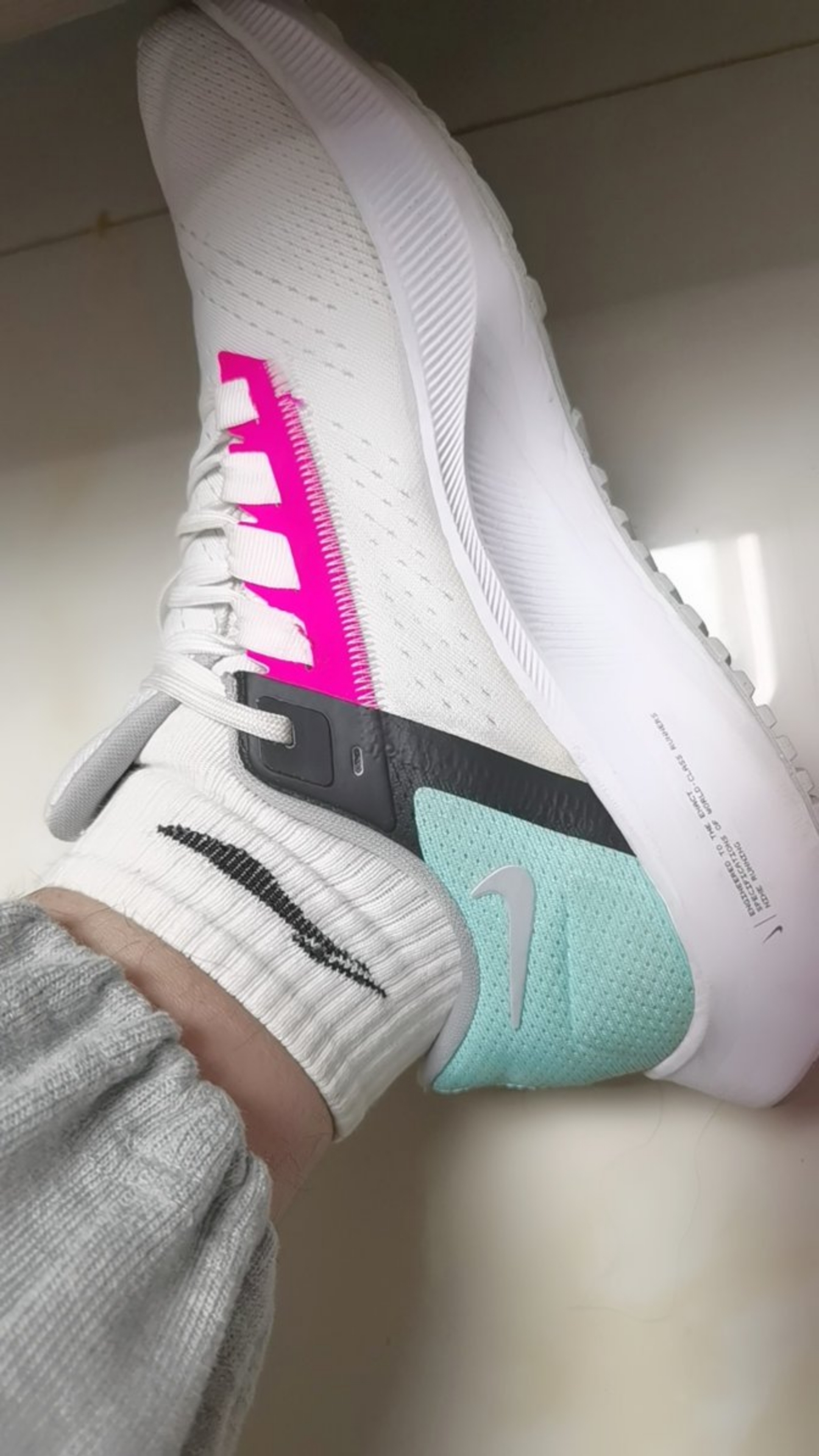 Nike AIR ZOOM PEGASUS 38 White Pink Green review Luke 03