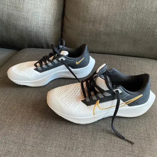 Nike AIR ZOOM PEGASUS 38 Grey Black Gold review 