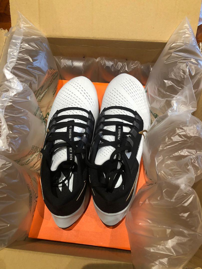 Nike AIR ZOOM PEGASUS 38 Grey Black Gold review Nicole 02