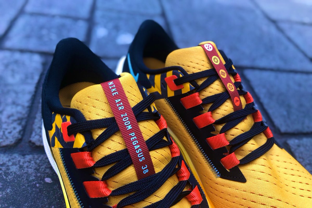 Nike AIR ZOOM PEGASUS 38 Yellow Black review Melissa 02