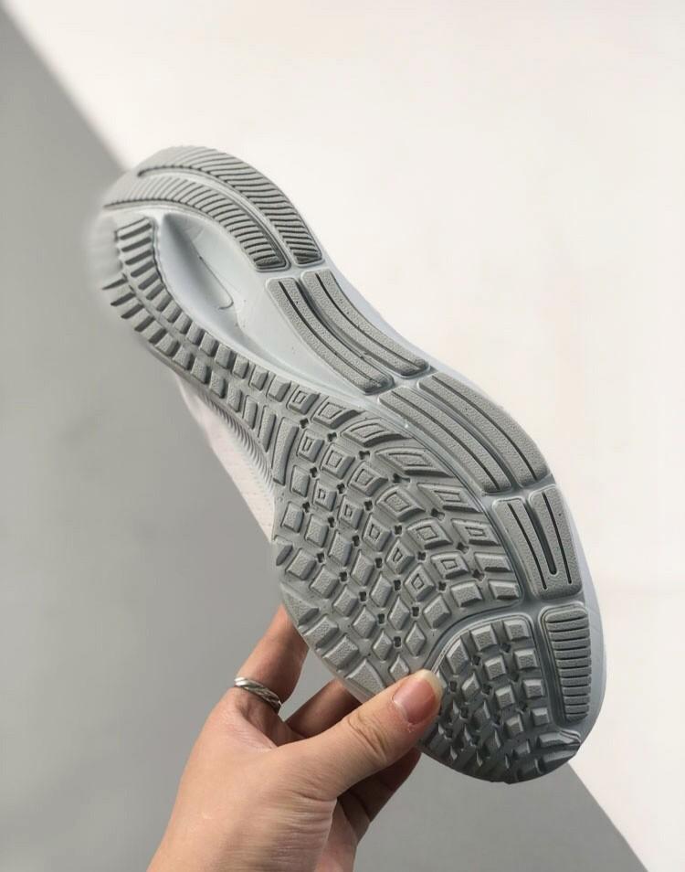 Nike AIR ZOOM PEGASUS 38 Black, Yellow, And Red review Eric 01