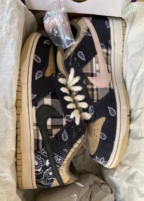 OG Travis Scott x Nike SB Dunk Low Paisley review 