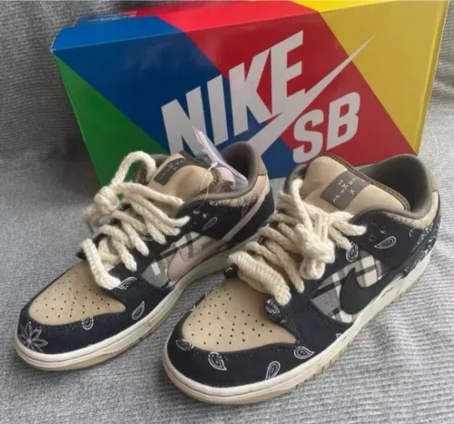 OG Travis Scott x Nike SB Dunk Low Paisley review 