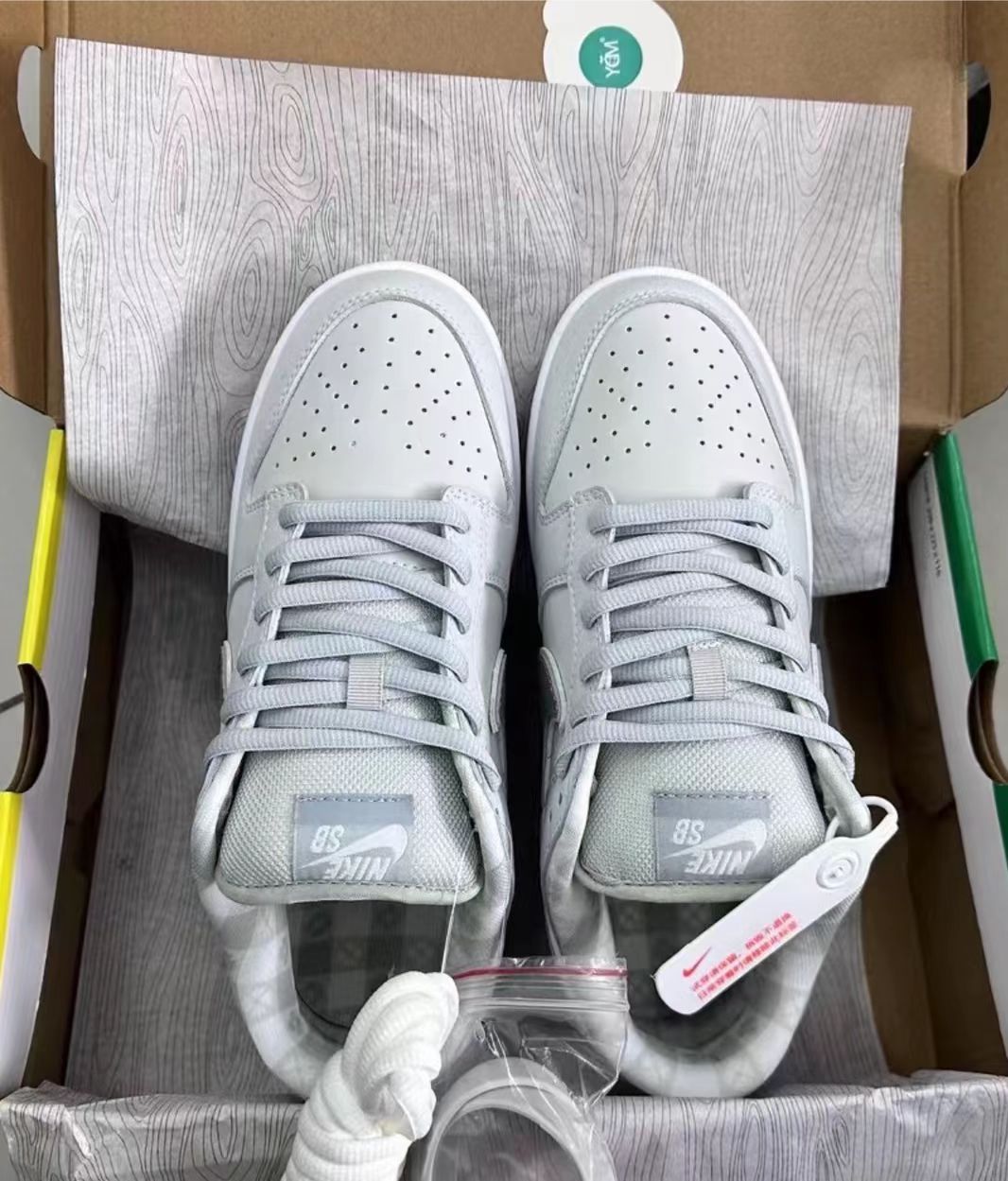 OG CONCEPTS × Nike Dunk SB Low ’White Lobster review Donna