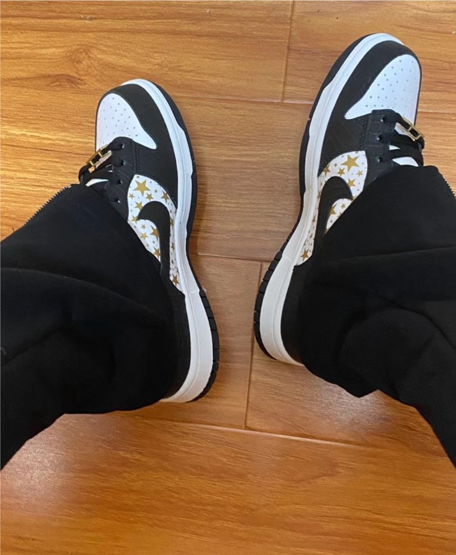 OG Supreme x Nike SB Dunk Low “Black Stars” review Anna