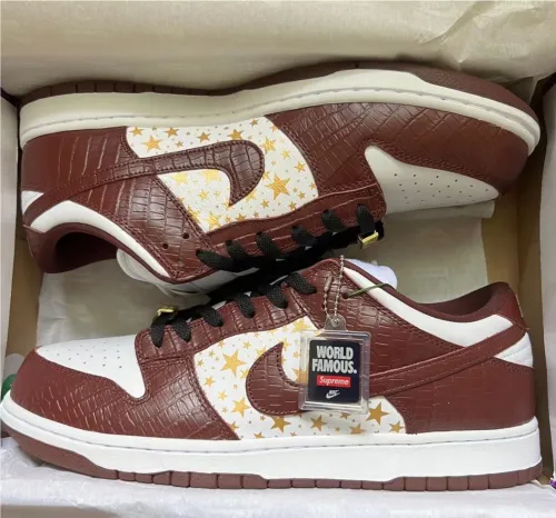 OG Supreme x Nike SB Dunk Low “Barkroot Brown” review 