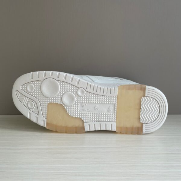 OFF-WHITE Out Of Beige Blue review Silas 01