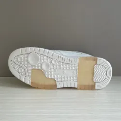 OFF-WHITE Out Of Beige Blue review Silas 01