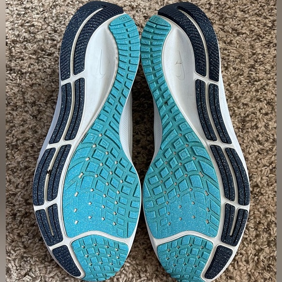 Nike AIR ZOOM PEGASUS 38 White Blue Tail review Victoria 05