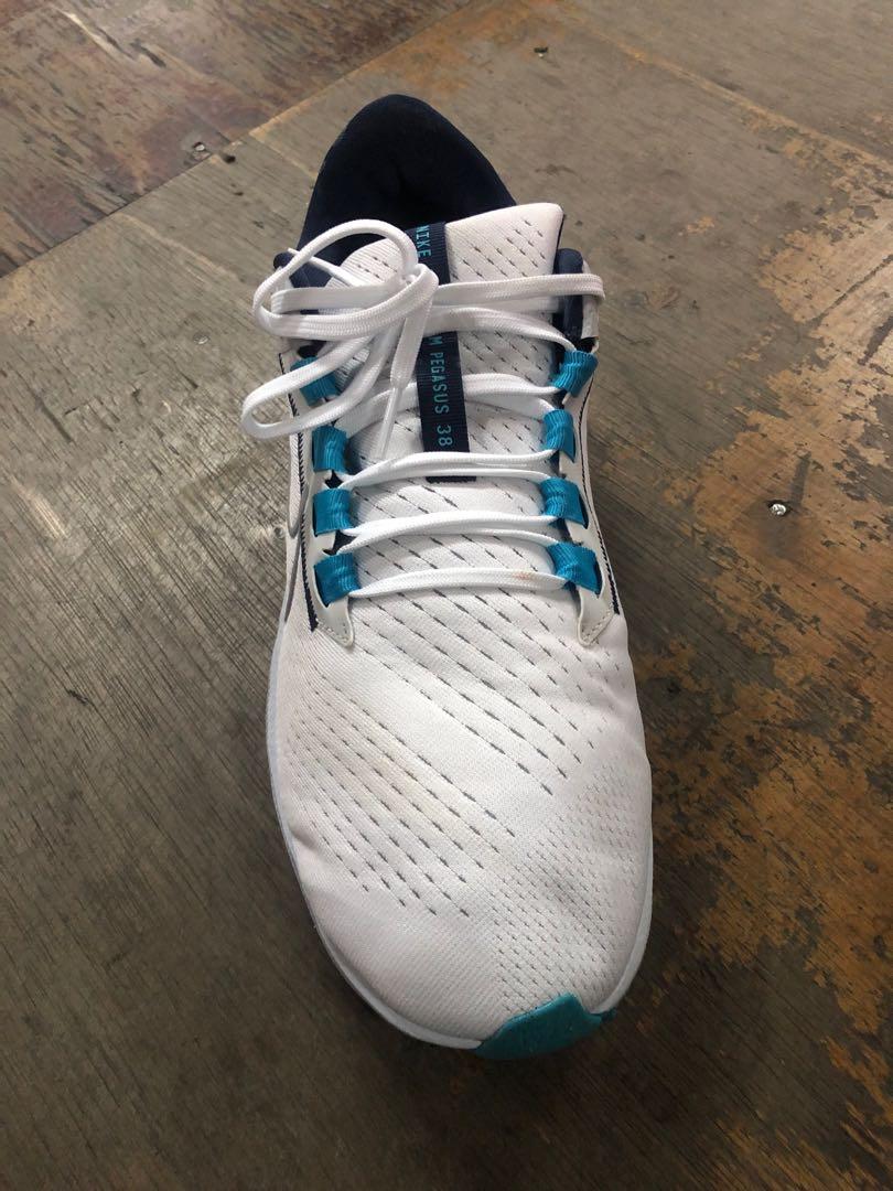 Nike AIR ZOOM PEGASUS 38 White Blue Tail review Sara 01